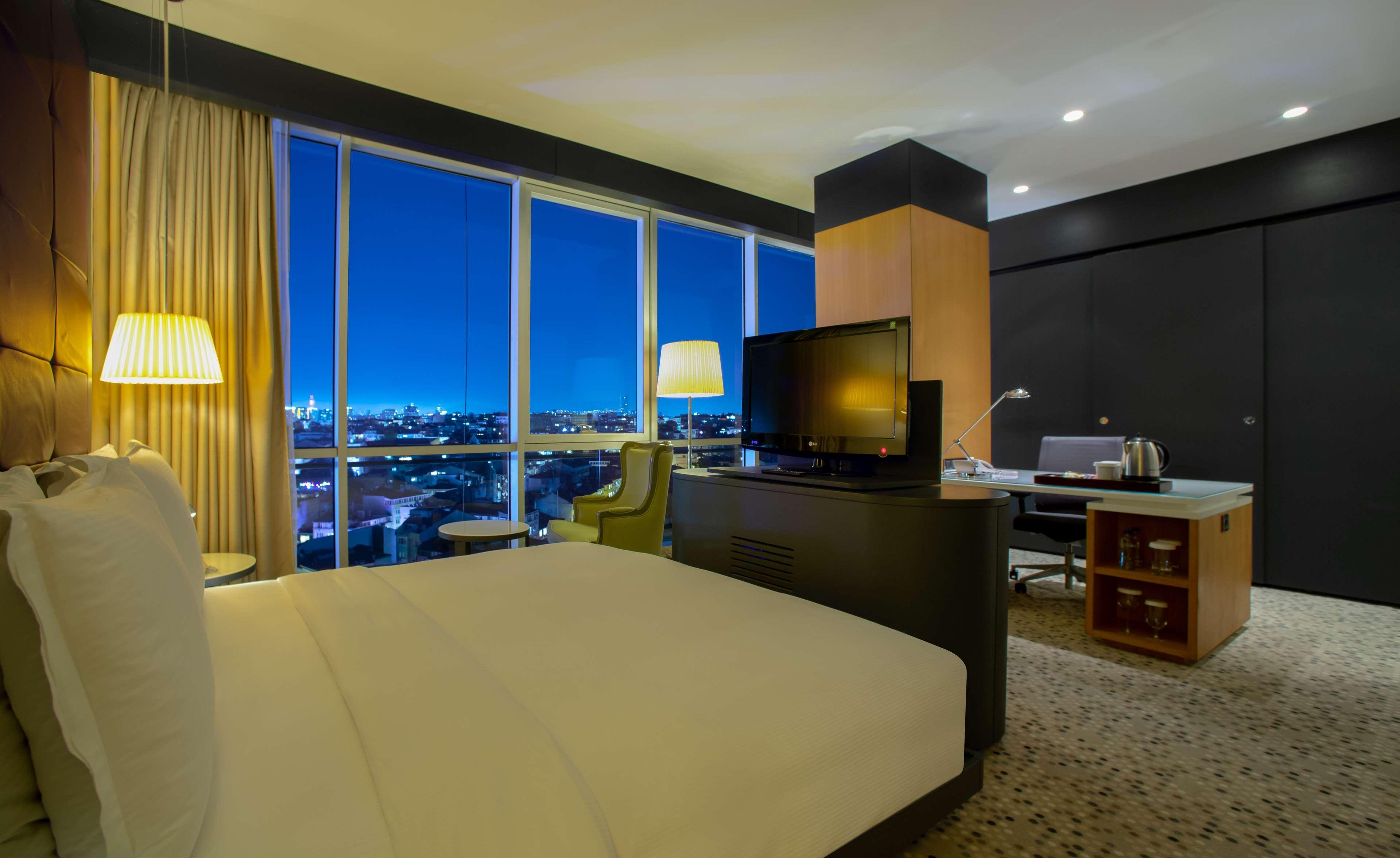 Doubletree By Hilton Istanbul - Moda Exterior photo Deluxe Suite
