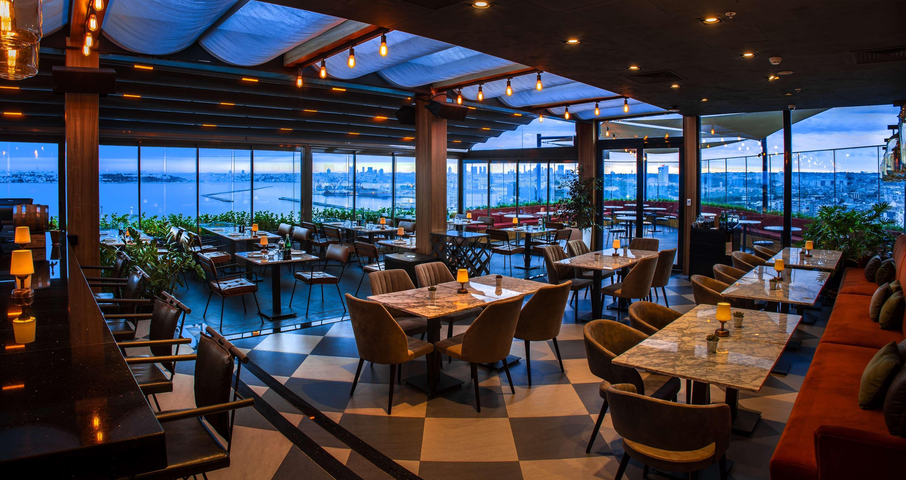 Doubletree By Hilton Istanbul - Moda Exterior photo The restaurant