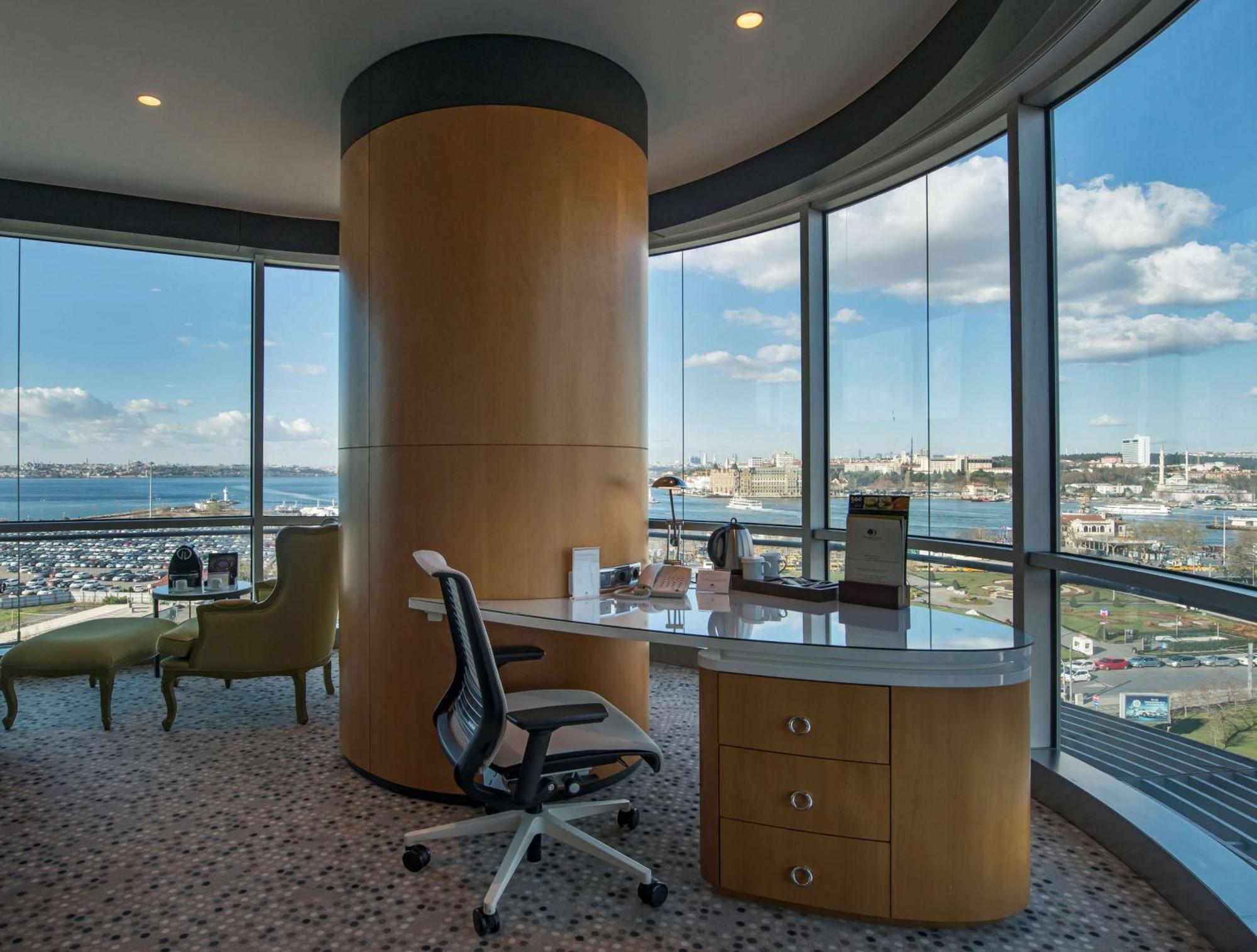 Doubletree By Hilton Istanbul - Moda Exterior photo Office in the Westin